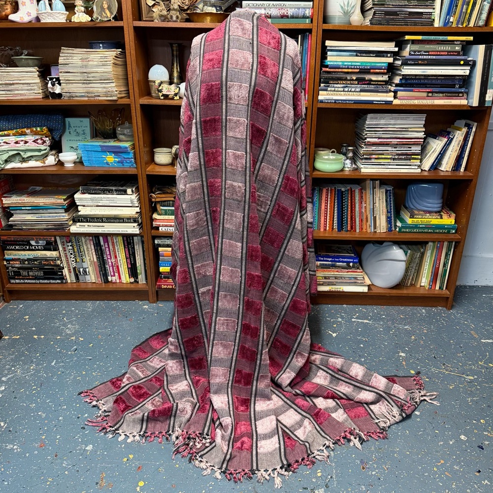 Prewar Coverlet in Fascinating Shade of Pink